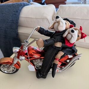 Animated motorcycle couple